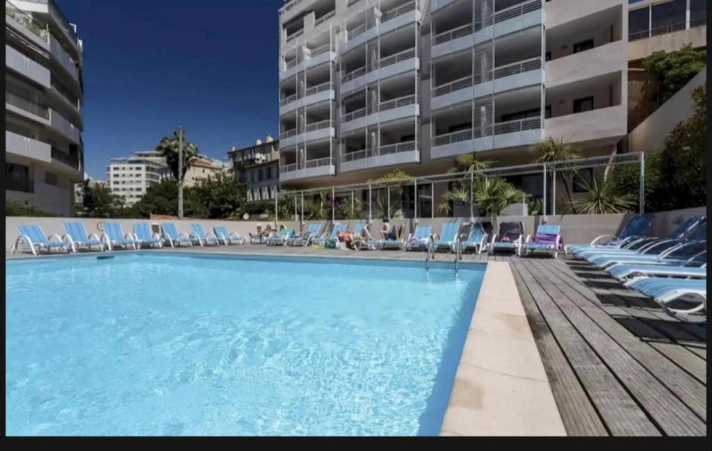 Studio Contemporain Avec Piscine Proche De La Mer Канны Экстерьер фото